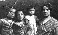 Мария Максимовна Щербак с детьми Шурой, Борей, Любой. Год 1913.