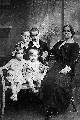 Мария Максимовна Щербак с детьми год 1914.